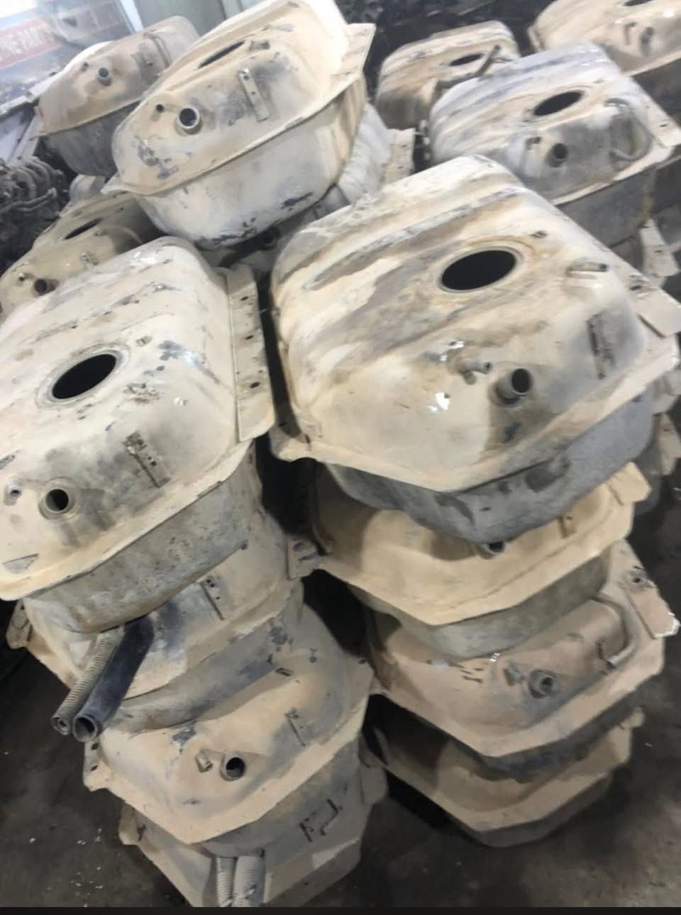 خزان وقود 
نيسان باترول -نفارا-بيكب نيسان 🇯🇵✅
موقعنا 📍:بغداد الكرادة شارع 52مال مولدات 
الاتصال ☎️:***********
(🚛🎈متوفرر توصيل لجميع انحاء العراق 🎈🚚)

#فجر_الغدير
