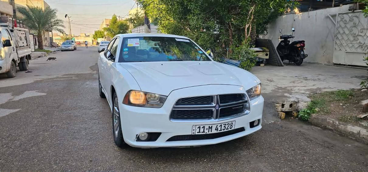 السلام عليكم للبيع ..  جارجر 2014 السعر (155)بصمه تشغيل بصمه بيبان رقم بغداد انكليزي بسمي تحويل ثاني يوم جاهزه من كلشي كير عصة محرك3600 خير من الله تخم تاير ..حداديه خلفي امامي جديد الاستفسار على الرقم ***********
