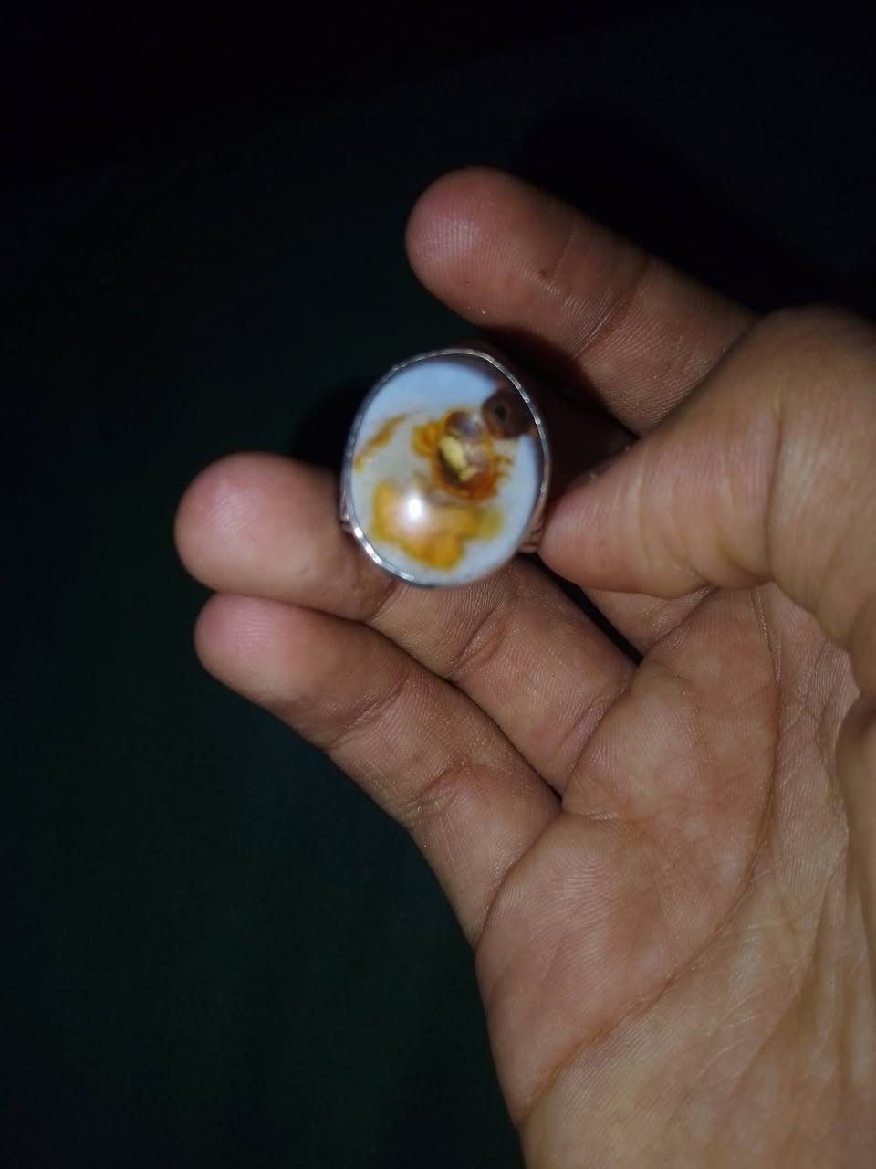 السلام عليكم ورحمه الله وبركاته
توفر القوي محبس بحجر{[ الداوودي]} محبس جميل جدا 
وصياغة يديوية ثقيلة السعر لهذا المحبس 85 الف وبيه مجال لكن رجائاً لحد يكسر بالسعر للتواصل ***********
