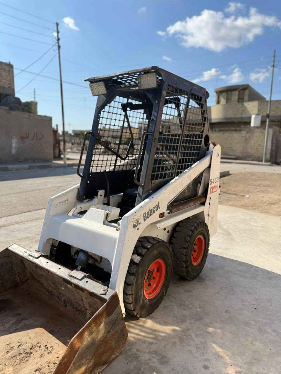 سلام عليكم ورحمة الله وبركاته شفل بوب كات بزون مكفوله مظخاته ما مفتوحه موديل ١٢  ما مشتغل بالخباطه  جديد  يصعد بالكيه الفحل هوة وغراظ الخباطه سويه ما يحتاج سيارة ثانيه  محرك جديد شرط ما مفتوح  ت***********
