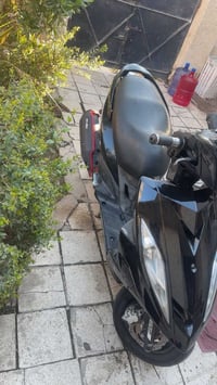 ورحمه الله جيتي ار مكفوله ممفتوحه نقصهة بس كسر بل حاضنة دراجه جديدة جي...