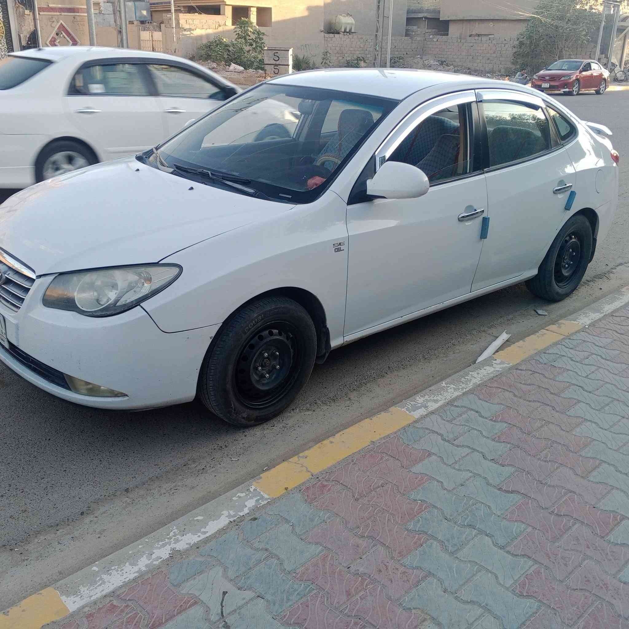سلام عليكم النترة البيع خليجي 2009 سيارة نطيفه مال جني محرك كير وتبريد وحدديه سيارة خير من لله مكان تاجي سيارة بيه قطعتين سعر 95  محرك الف ستميه دكشن عالي ***********
***********
