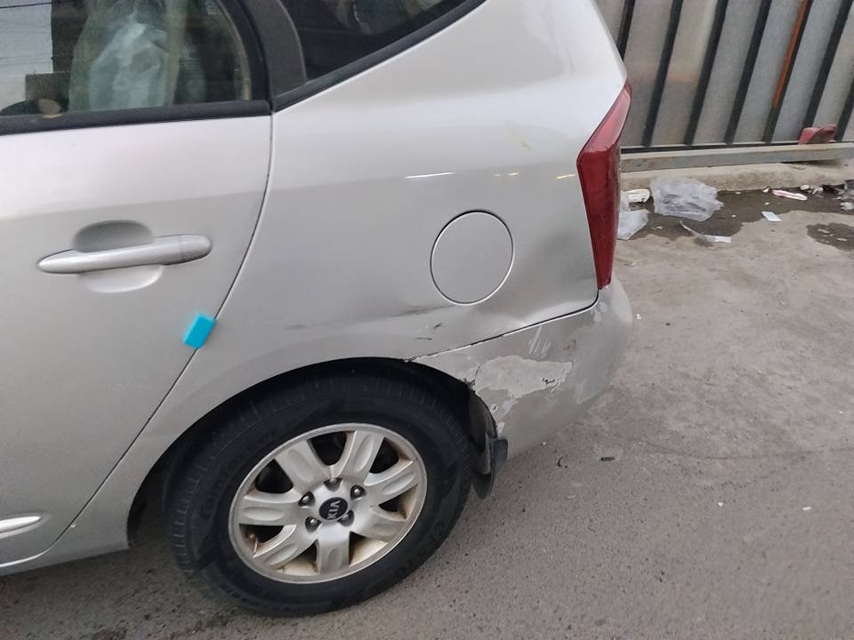 كيا كارينز محرك وكير جديد تبريد ثلج قطعتين داخل صاج سياره مصبوغه حزام جماليه بدون قماره وبيها ملاحضات بسيطه بلكشر موضحه صدر امامي تخم تاير باتري 7 راكب محرك 2000 دوش مكانها بغداد كرخ سعرها 85 وبيها مجال بسيط *********** بغداد, العراق
