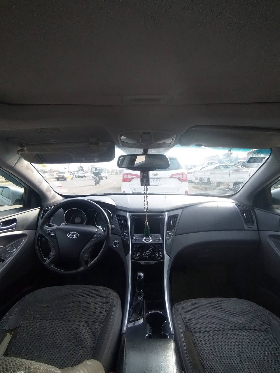 السلام عليكم
سوناتا 2012 وارد امريكي للبيع 🚗

_ رقم بغداد الدولي وشرط التحويل 

فول موصفات:-
_ محرك 2000 تيربو ✈️
_ فتحه سقف
_ بصمة تشغيل+ ابواب
_ شفتات استرين
_ تحكمات استرين
_ دبل كزوز 
_ شاشه +كامره  بلادي
_ كشنات جلد مطعم بمخمل بلادي
_ يدات نيكل 
_ كرسي السائق كهرباء
_ سستم صوت+دمام Dimension بلادي
_ مانع انزلاق
_ نظام ABC
_ نظام يكو ECO
_ مثبت سرعه
_السياره بعد بيه مواصفات التيربو معروف تجي فول/فول

ملاحظه:- السياره ليبل واحد بيه 3 قطع صبغ مبينات بالصور + بارد  وسونار موجود بالمشور

_ السعر 110💲 وبيه مجال شي بسيط

_ مكان السياره واسط /ناحية الشحيمية 🏡

_ السياره جاهزه مابيه اي نقص اقره التفاصيل وسونار يمك واخابرني

_ الاستفسار *********** 📞
