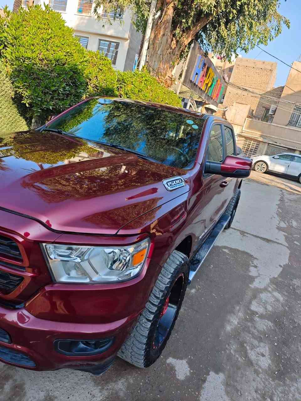 سلام عليكم

دوج رام 2023 . محرك 5700. 

السياره جديدة جدا ماشيه (8000) فقط.مواصفات عادية
فور ويل.. كاميرا خلفية.. كرسي كهرباء . السياره احلى من الصور

 . حادثها  جاملغات خلفية فقط  وصندوك. ترقيم جديد بأسمي
 السعر (320) وبي مجال بسيط.. بيع فقط بدون مراوس

*********** . بغداد/ سبع ابكار
