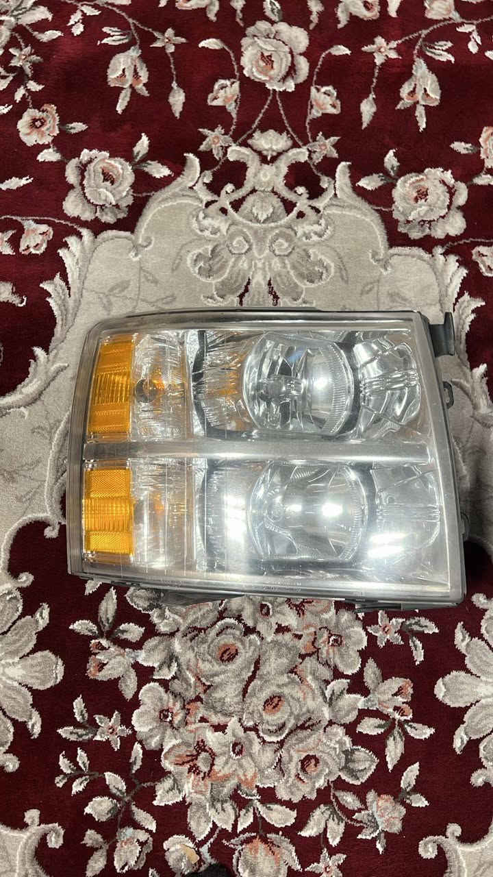 زوج لايت سلفرادو وتك بك لايت للبيع العنوان بصرة يوجدتوصيل ملاحظة أنا مو ابو محل طلعن عندي وي غراض مال كويت ***********س شكرا لادارةالكروب
