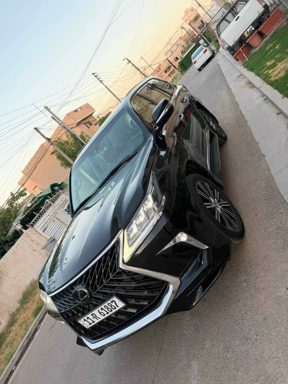 سلام عليكم لكزز موديل 2019 رقم بغداد باسمي اللون اسود محرك 8 سلندر 5700 بريم اصل بيه شويه صبغ بداير  جاملغ اثر شخط  باقي مكفول سياره جديده فول مواصفات للخير تخم تاير جديد بصمات عدد 2 غراض كامله مكاني بغداد 
السعر 62

***********
