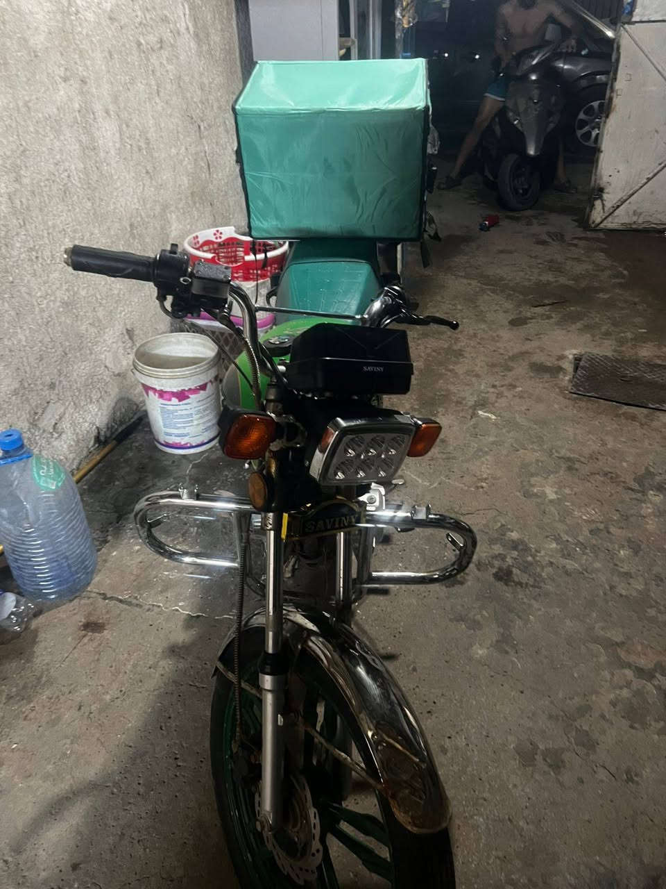 السلام عليكم 
جاهزة من كل شي 5 كير مكان بغداد الحبيبية السعر 750 وبيها مجال للشراي 
*********** وتساب
