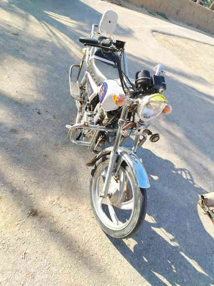 دراجة للبيع جني موديل 16

المكان ديالى ناحية كنعان

السعر 350وبيهة مجال 

للستفسار خاص او واتساب 

***********
