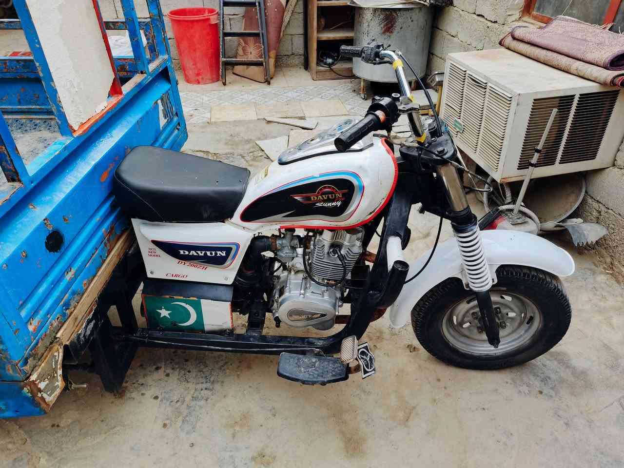 السلام عليكم 
ستوته للبيع  موديل ٢٠١٣  بدي ما مكصوص تواير ابو الخطه جدد مكينه نضيفه اوارقها اصولي السعر واحد و  400  وبيها  مجال حك الجيه ناصرية مركز 
للتواصل ‏‪***********‬‏
