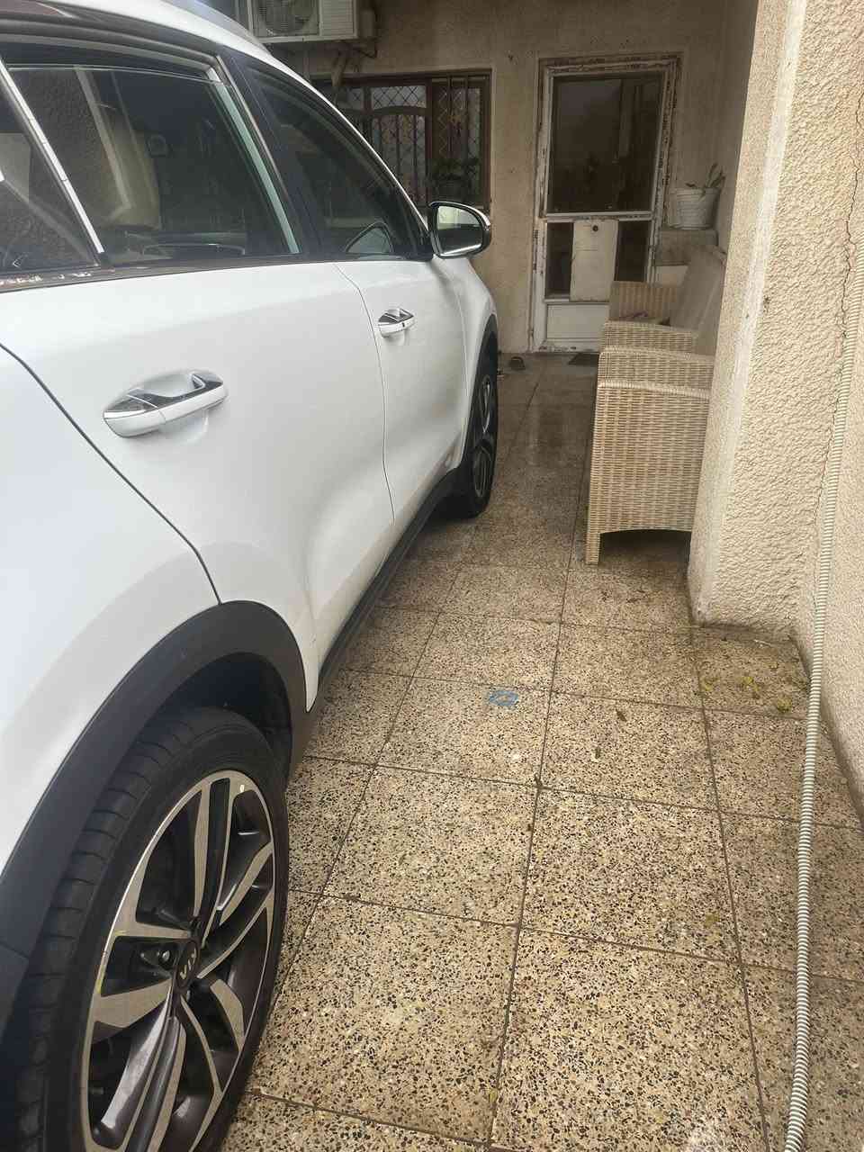 كيا سبورتج خليجي رقم بغداد الدولي الجديد  سنويه جديده موديل 2020 مكفوله بدون صبغ بدون بارد ماشيه 80 ألف السياره جديده على وضع الشركه برغي مامفتوح بيه من كل النواحي فقط رصعه بالجنطه باقيه نفسه ماملعوب بيه مواصفات 
بصمه / تشغيل عن بعد / تبريد شاشه / جنطه الخلفيه كهرباء / شاشه / حساس امامي خلفي / كأمره / الداخل جلد / مواصفات الباقي بلصور   
السعر 195 $$$$ نهايته
العنوان بعداد الكرخ 
للاستفسار /. ***********
