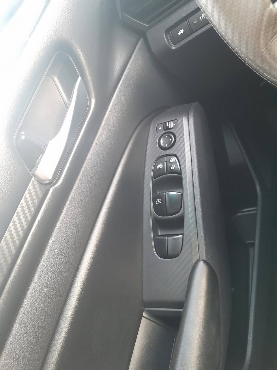 نيسان التيما موديل ٢٢رقم أربيل الدولي حادثها جنطه البجم كبس بدون ايرباك ماشيه ٦٥ بصمه تشغيل عن بعد حساس اطارات رادارات السعر ١٥٠ وبيها مجال بيع او مراوس حسب القناعه هاتف  ***********موجوده بكربلاء
