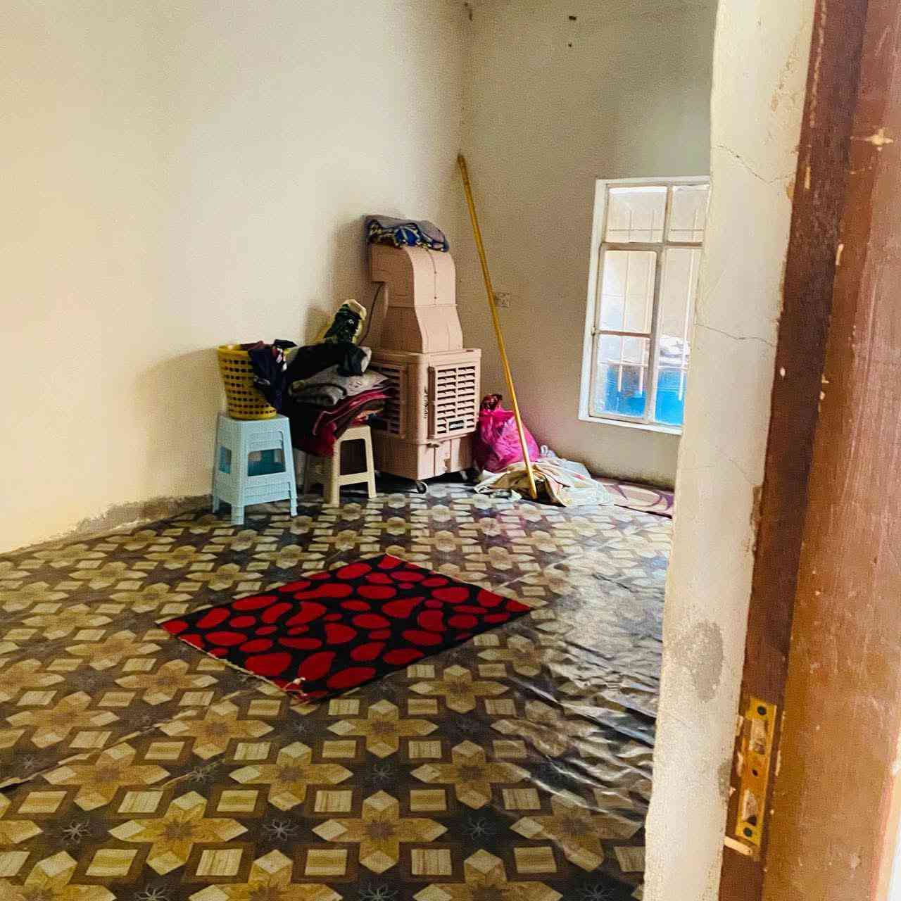 ⭕️دار للبيع بمساحة 240متر طابو صرف ⭕️ بسعر قطعه ي منفصل على شكل مشتملات مؤجر ب 300 الف 
✅العنوان الرحمه مقابل افران دبي قرب مدرسة الأوزاعي ✅
🔰🔻بسعر قطعه ارض🔻🔰
✅التفاصيل الطابق الاول غرفتين نوم وصاله واستقبال وهول ومطبخ ✅
✅الطابق الثاني غرفتين وصاله وحمام مسقف صندويج ✅
☎️***********☎️
