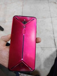 ريدماجيك ٣ • ١٢٨ جيجا رام ٨ • شاشة مكسورة