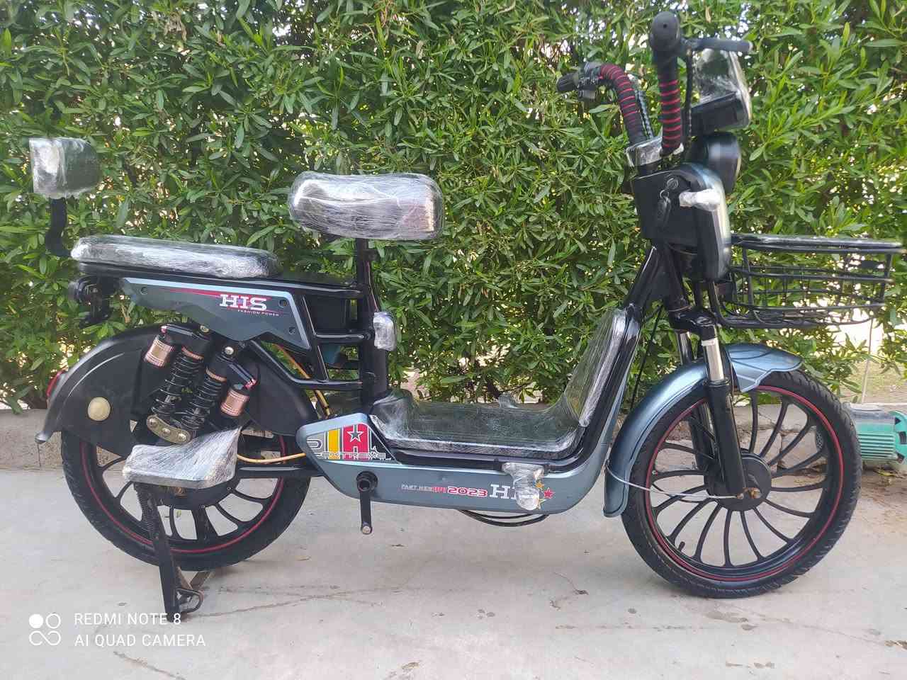 السلام عليكم بايسكل شحن للبيع موديل 2025 خمس بطاريات بطاريات جدا فول بايسكل نظيف تشغيل عن بعد سويج العنوان ديالى خان بني سعدالسعر 250.    ***********
