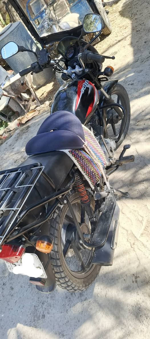 دراجه بوكسر موديل 2023 طالعه من معرض 2024 رقم كربلاء رقمه لوحتين وسعي مليونين و700 بيها مجال قليل لا تجيني ودي نزل لي فيها مجال قليل والشراي يتصل ***********
