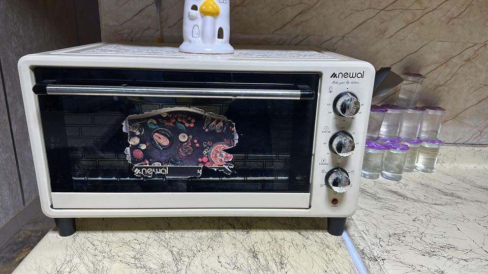 .
السلام عليكم 
طباخ منضدي ست مشاعل جام ضد الكسر مستخدم قليل سبب البيع لون ميطابق المطبخ سعره 210

فرن ماركت نوال اخو الجديد حجم كبير 75سعره

العنوان كربلاء 
للأتصال ***********
