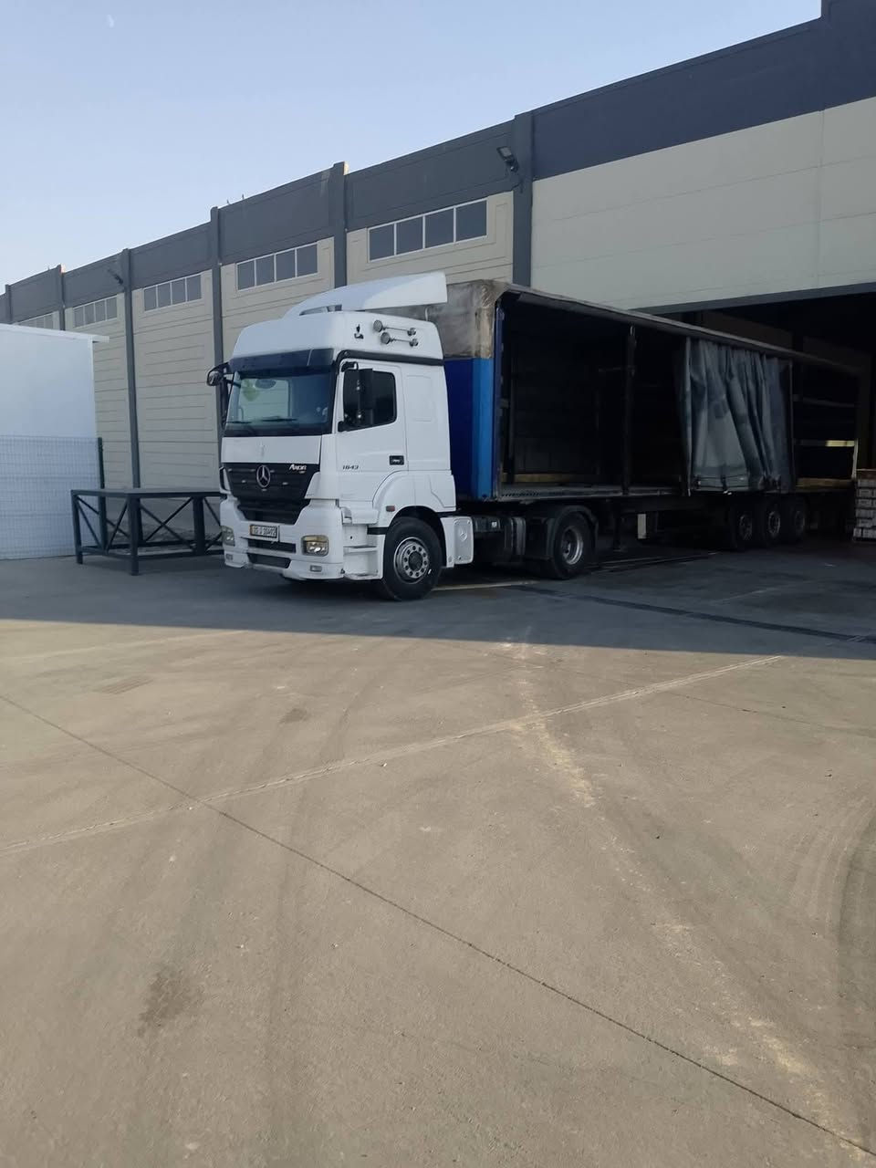 للبيع اكسور 2005 حجم 43كير كهربائي
سنويه رقم جديد تخم تاير 
***********
