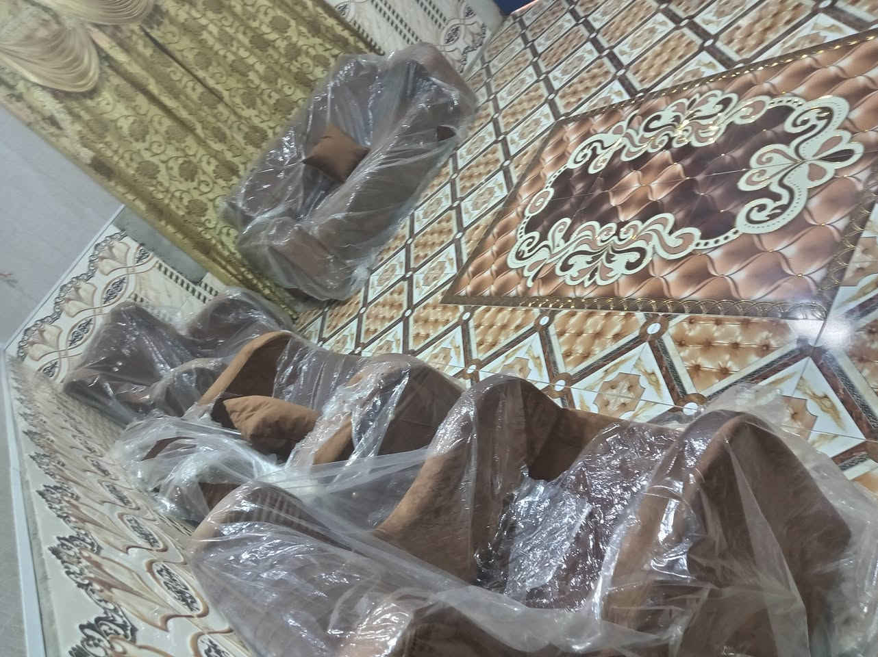 سلام عليكم تخم قنفات للبيع مستعمل شي قليل
5قطع بس شراي يراسل 
***********
