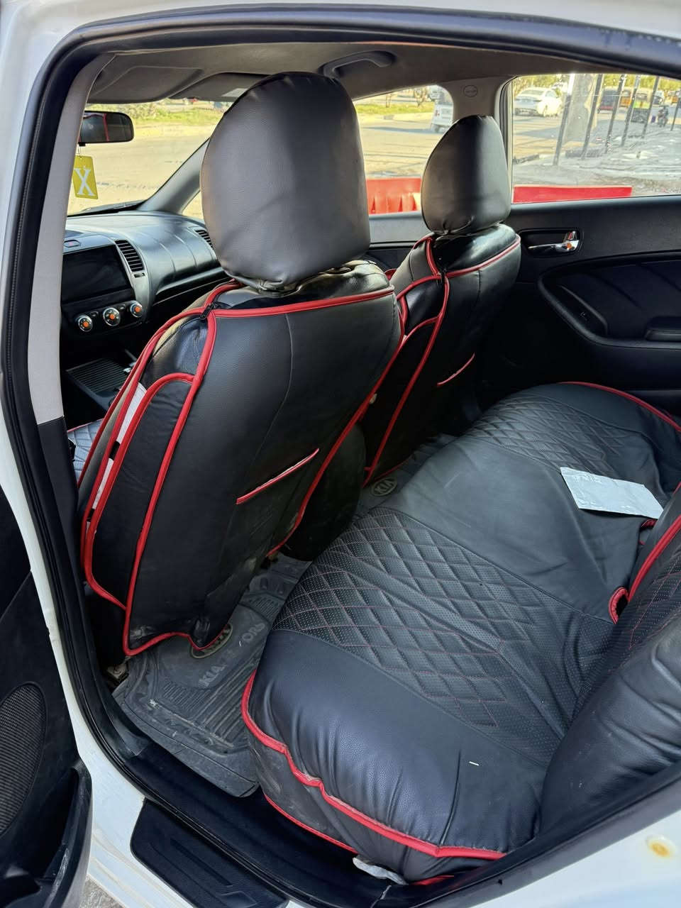 H
السلام عليكم من رخصه الادمن

كيا فورتي موديل 2016 رقم ديالى تحويل مباشر 
سياره جاهزه ومرتبه وكامله اي نقص ما بيهه حادثهه موجود سونار بالمنشور  سياره بدون دواخل كفاله 
كير مكينه حداده كله كفاله 
مكاني بغداد رقم بي واتس 
***********
السعر 117 وبيهه مجال
