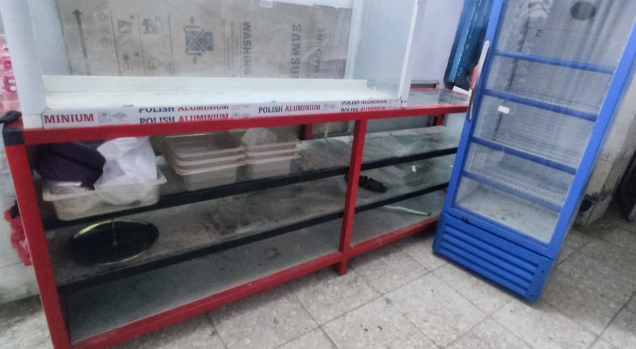 ميز المنيوم للبيع عدد اثنين ميز المنيوم للبيع عدد اثنين
الاحمر طوله مترين ونص وارتفاع متر ونص ونزال 50
والابيض طول وعرض متر ونص ونزال 50
للاستفسار ***********
