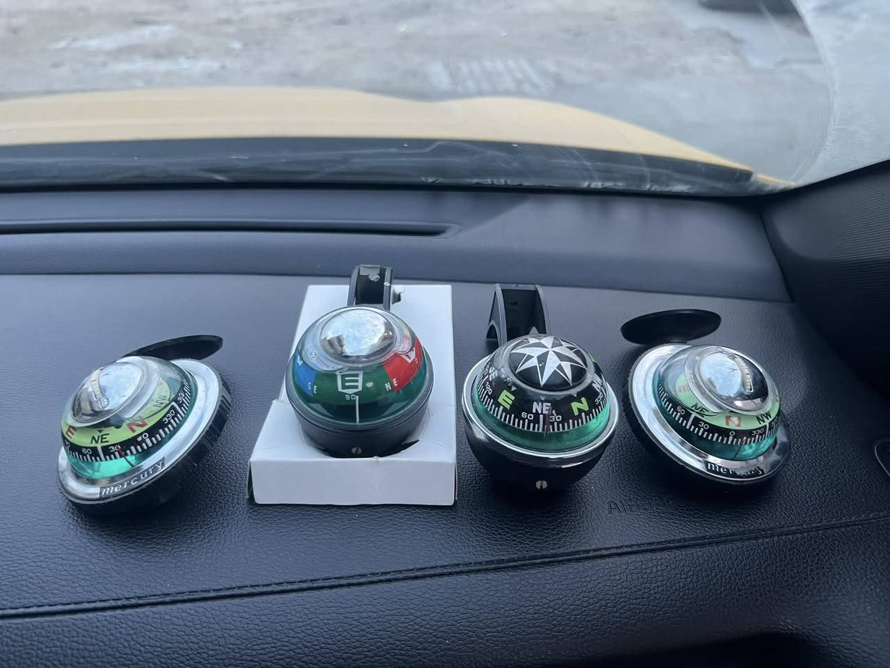 السلام عليكم غراض للبيع كله جديد فحص ***********
