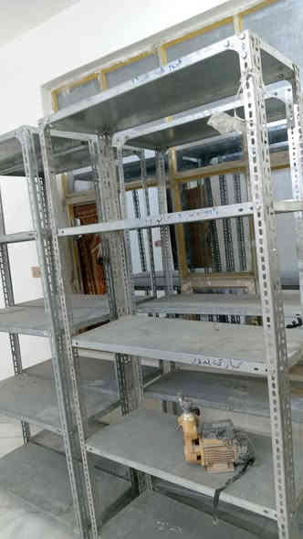 مراجيح ورفوف للبيع مكاني بغداد ***********
