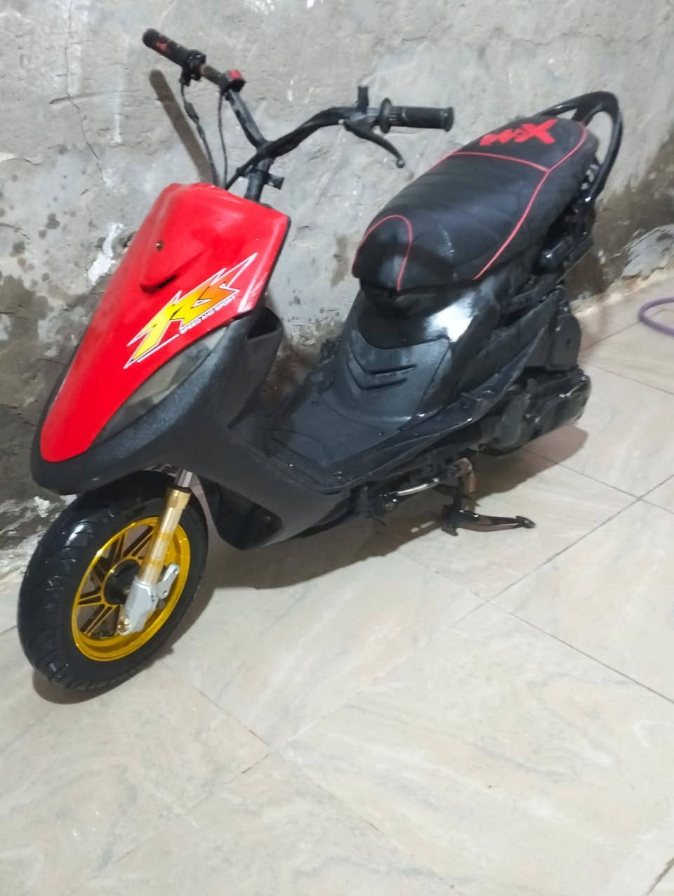 ماكس عدله للبيع سعر 350وبيه مجال ***********
