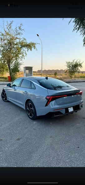 السلام عليكم اخوان للبيع كيا كي فايفK5 
مديل 2025 ماشيه 18 آلف السياره مرقم بغداد كامل باسمي 
مواصفات جي تي لاين  لون سمني المميز اعله  مواصفات ب كي فايف 
🔴🔴ويل 18 الكبير 
محرك 2500 تنفس طبيعي 
بانوراما 
كشنات جلد تدفئه جلد طابع رياضي مختمه ب Gt Line  
تبريد لمس 
شاشه متصل 
أربع رادارات امامي خلفي وجانبي 
حساسات امامي خلفي 
نقاط عمياء 
توقف ذاتي 
بصمه دخول ذكي 
تشغيل عن بعد 
شاشه متصل 
هاند بريك بصمه /اوتو هولد /نزول منحدرات / درايف مود وضعيات قياده 
اضائه داخليه بال LED 
كشنات حضن رياضي مختم جي تي لاين بالون الأبيض 
السياره ب كامل بيانو بلاك بلاك ادشن 
🩷فول الفول مواصفات اعله مواصفات للأخير جي تي لاين 
🔴🔴الضرر صبغ ربع البنيد فقط بدون فتح / وتبديل السياره مع بارد بسيط جدا في باب الصدر والباقي كفاله من جكه الابره 
رقم بغداد 
🔴مرقم بغداد الجديد الإنكليزي باسمي 
السعر 228 وبيه مجال 
الرقم ***********
أناره خلفيه بال LED
