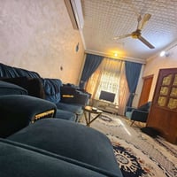 بيت طابقين • شقة معزولة • ١٨٠م