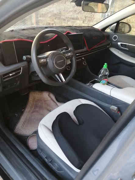 سوناتا ٢٤ لون مميز اسمنتي حادثها حداديه(حره) ماشيه ١٣ بجم كبس *********** واتساب بيه صبغ جاملغ /بالحله سعرها ١٩٢وبيه مجال
