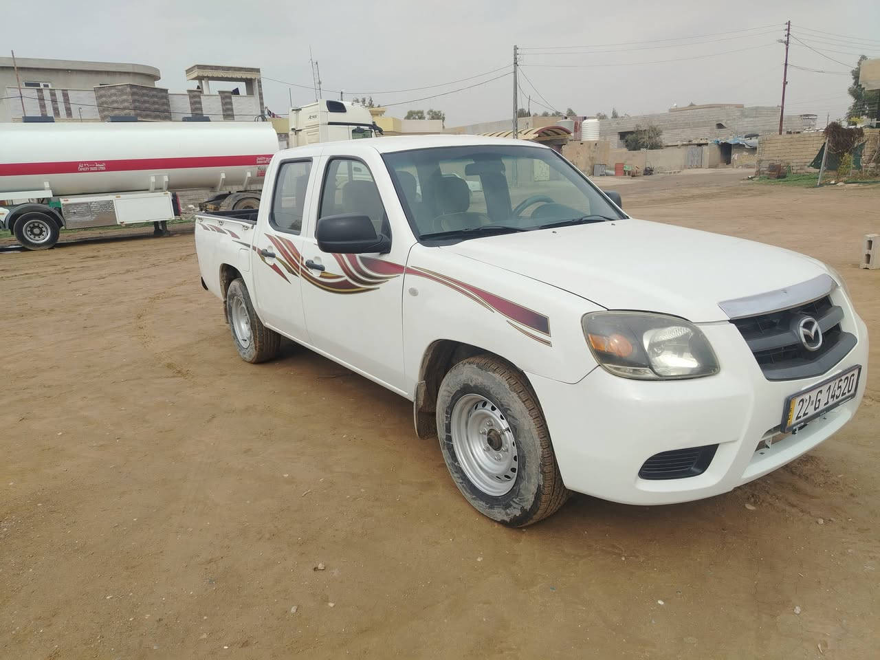 بيكم مازدا 
2013
رقم اربيل باسمي شرط تحويل وكاله
سياره بدون صبغ بيها مكانات بس تقليم يعني خمس مكانت تقليم كارت
جاهزه من كلشي
السياره مكانها موصل بعشيقة
كابون بنزين
تواير جدد
كير مكينه جديد
تبريد تدفئه كلو شغال
كهربائيات كلو شغال

سعر السياره مناسب 90$وبيها مجال بسيط
***********
***********
