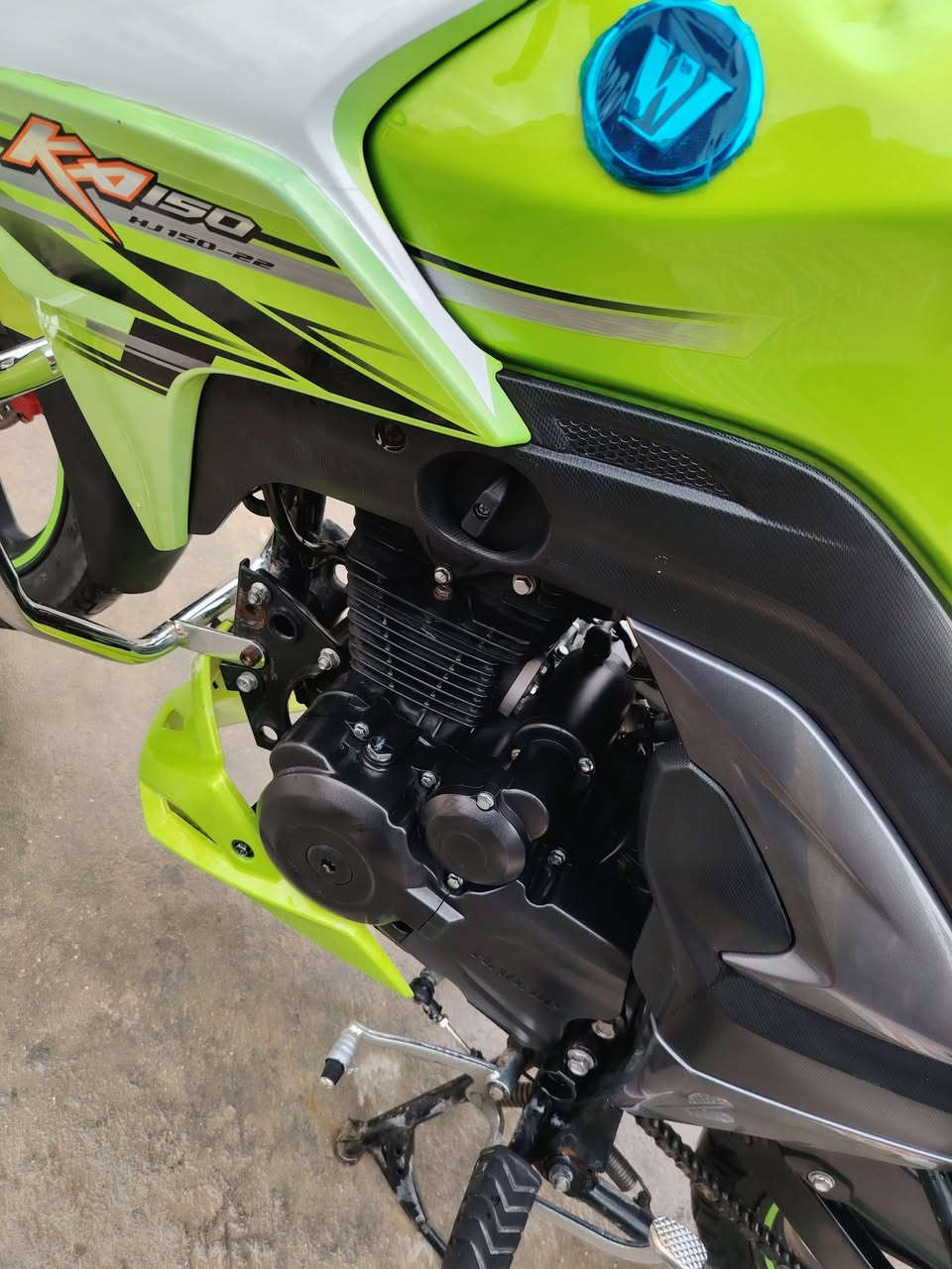 هاوجي للبيع موديل 23  بعده زيرو مسجل لوحه وسنويه نكليزي دراجه بعده بلاديه كلشي بيها شغال سعره 17 ونص وبي مجال مكاني رمادي ٥ كيلو تحويل ثاني يوم
***********
