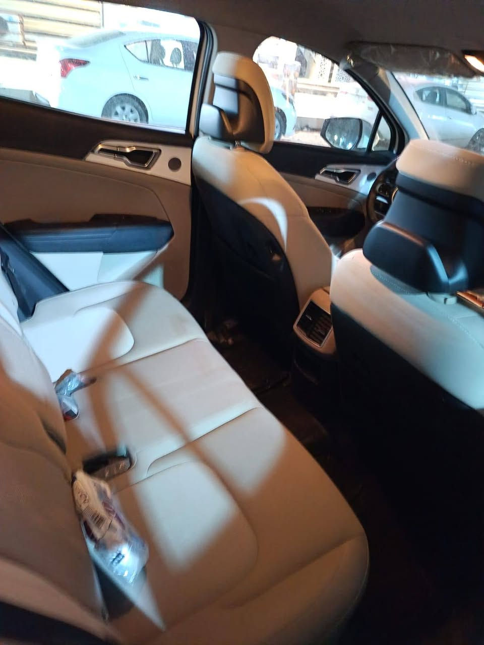 كيا سبورتج خليجي موديل 2024 رقم بغداد ماشية ٢٦ الف السيارة بحالة الوكالة جديدة  فول مواصفات عدا الفتحة
السعر / 230
الاتصال/ ***********
