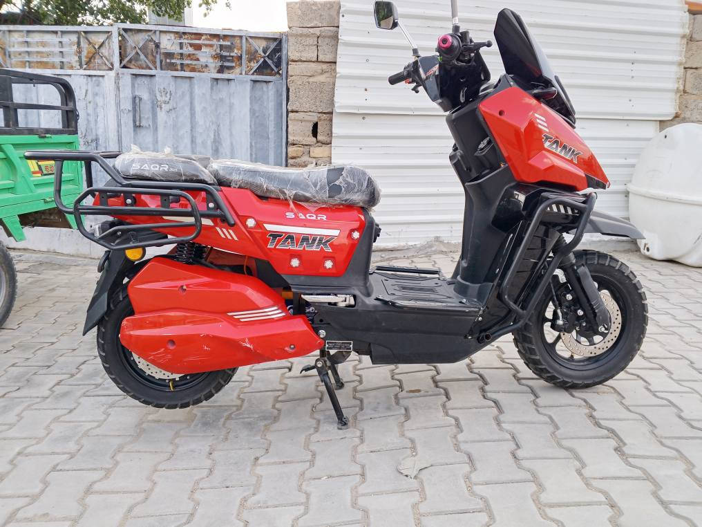 #متاح
دراجه اباتشي  TANK
ل 8 باتري  جديده استعمال أيام فقط 
السرعة الحقيقي90
تمشيك 100 كيلو حقيقي بلشحنه الوحده 
الدراجه مدرعه بالكامل 
المكان شمال بغداد الطارميه 
الهاتف / ***********
