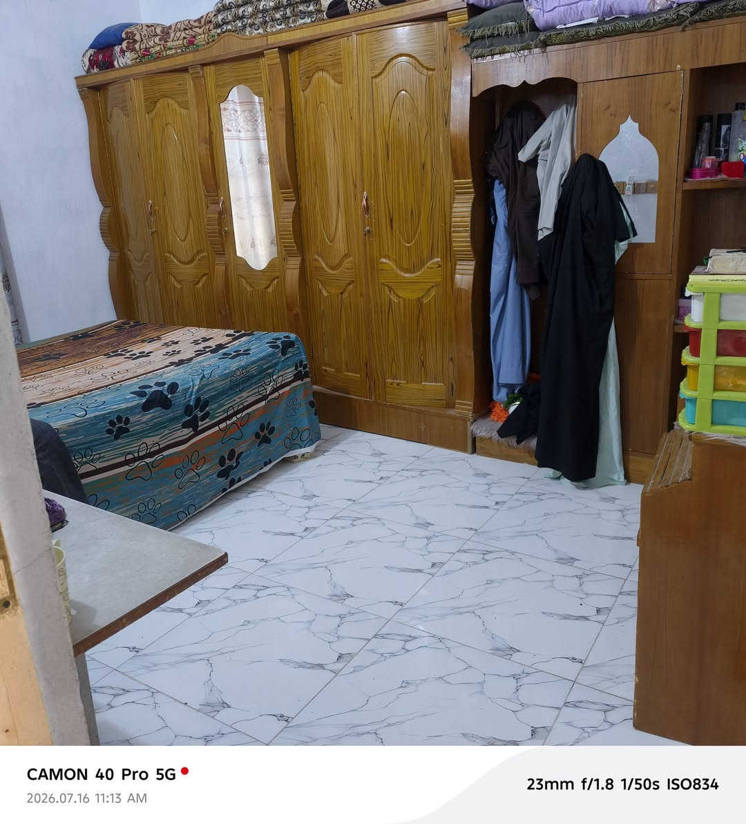 بيت للبيع بحي السعيدي قرب طريق الزوار مجاور مجمع حجي حسين مساحة 220 م سند 25 غرفتين ومطبخ وصاله صحيات داخليه وخارجيه استقبال ماكامل السعر 40 
***********
