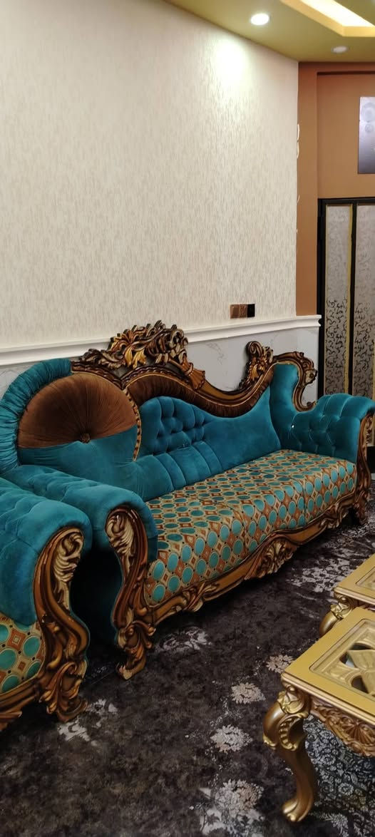 قنفاة ملكي مستعمل مع طبلات للبيع مكاني حي المهندسين السعر 500.000 الف وتساب ***********
