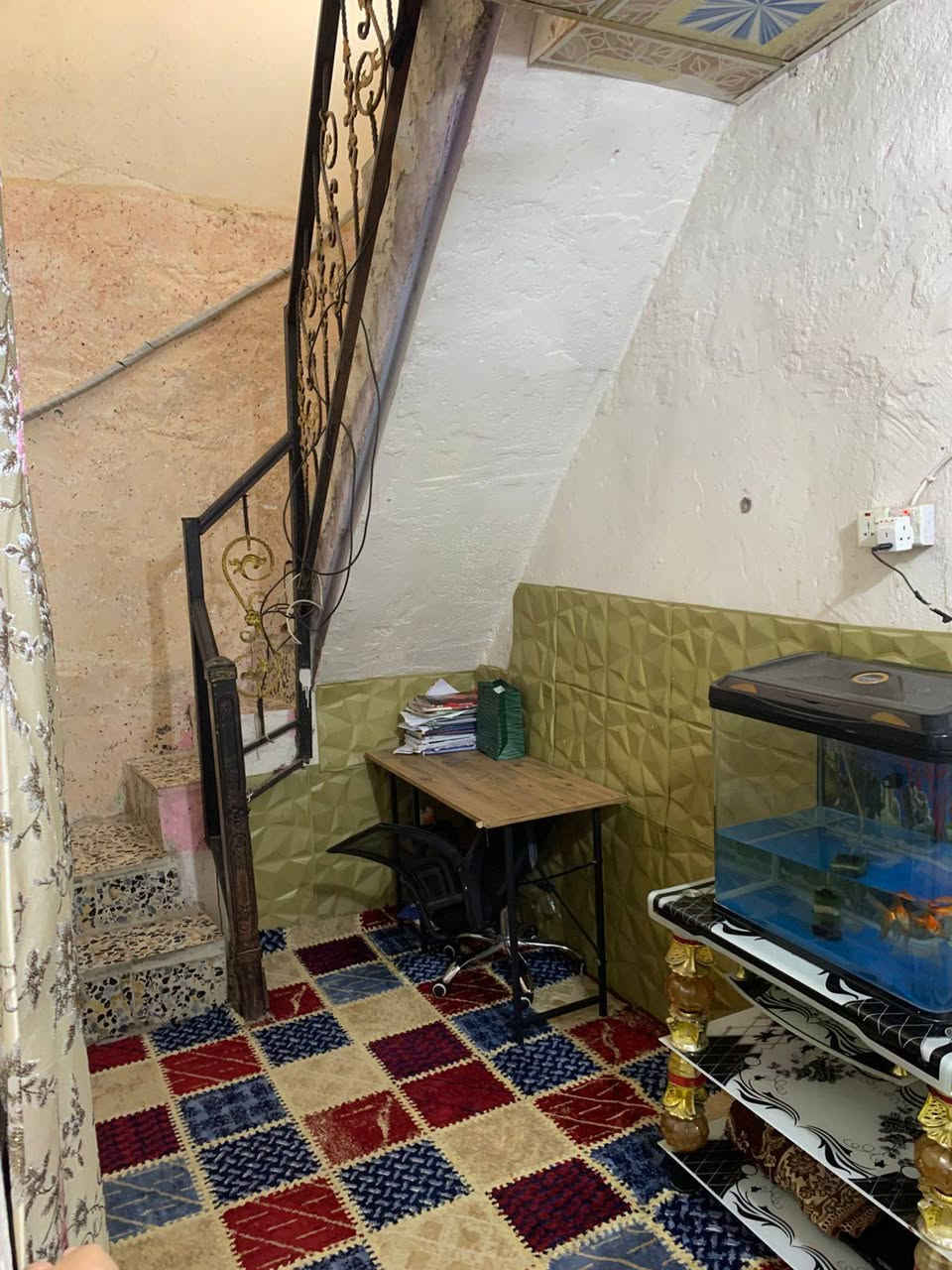 سلام عليكم 
#نص_بيت_للبيع_طابقين
المساحة 75متر
الحيانيه شارع السيد على الثالثه بالخدمي 
طابو ملك صرف مفروز 
بي غرفتين وحده فوك وحده جوه وديوان ومطبخ وصحيات 
#السعر_71_ وبي_مجال_بسيط
للاستفسار الاتصال على 
***********
