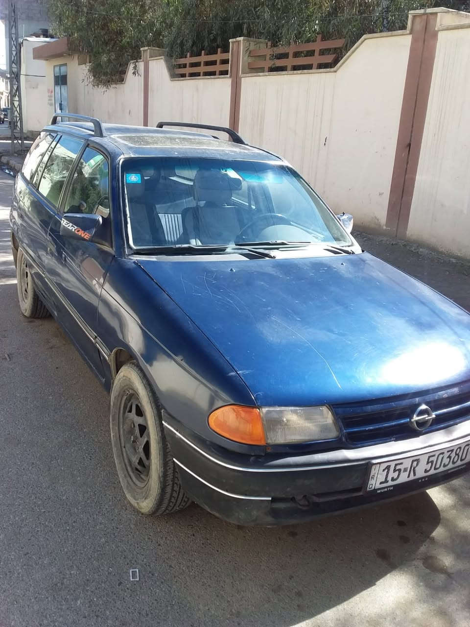 للبيع: أوبل أسترا ستيشن 1993 
للبيع سيارة أوبل أسترا (Astra F) موديل 1993، ستيشن واجن (كرفان). سيارة عملية جداً وقوية، مثالية للشغل أو للعائلة 
✅ السنوية باسمي
✅ كابون جديد بيها
✅ الرقم مسطرة
✅ شرط الكير والمحرك
حجم المحرك 20 // مكاني بالموصل
💰 السعر: (42) وبيها مجال للشراي الجاد


**إذا كنت صاحب هذا الإعلان وتريد حذفه لأي سبب، رجاءا أرسل رسالة إلى الدعم الفني**