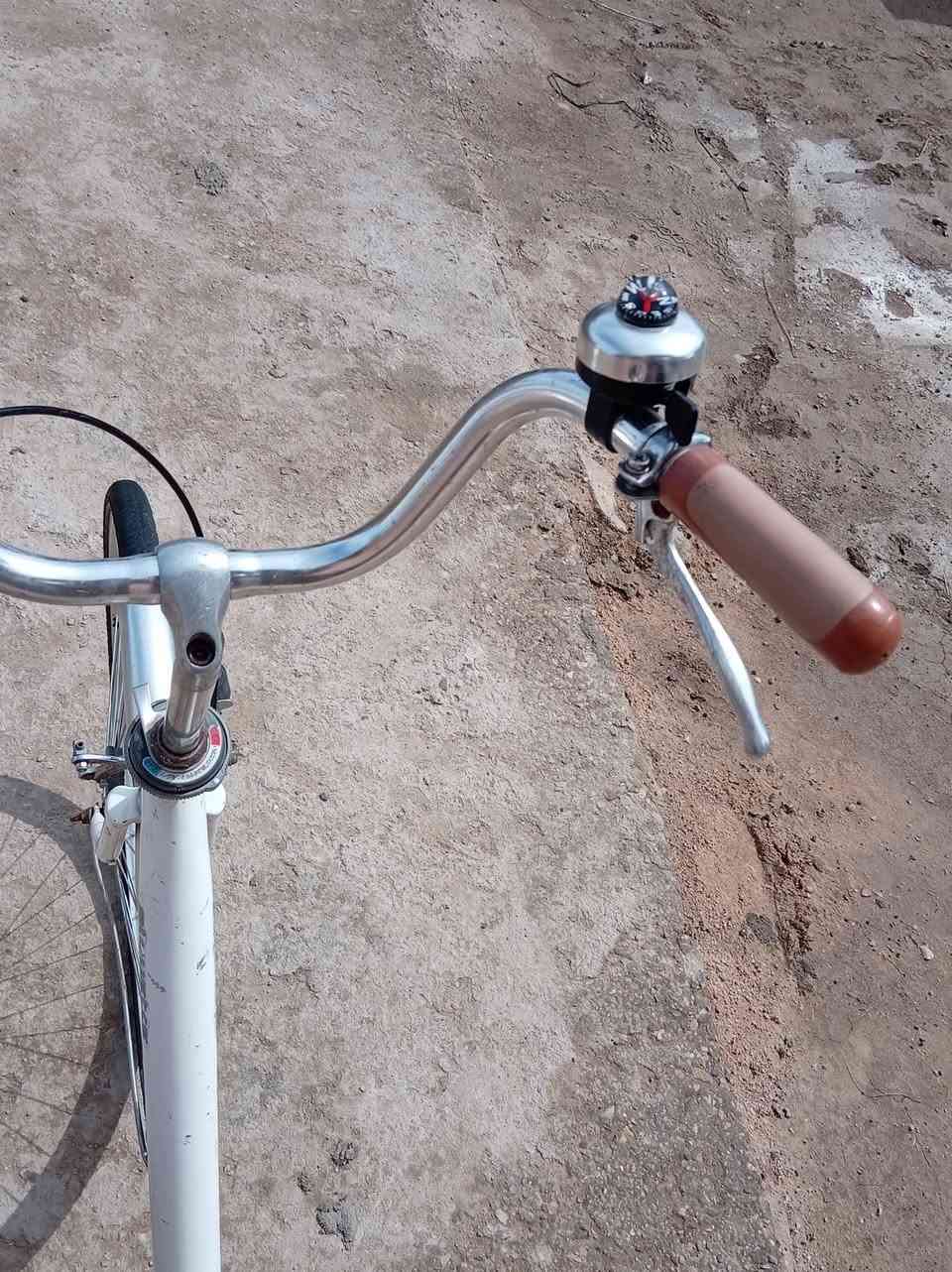 السلام عليكم باسكل للبيع حجم 26 ستيرن قفل وفتح فول مواصفات حساس قفل خارجي ديلمه موديل 2024 يعني جديد باسكل فول الفول المكان الديوانيه ال بدير الاستفسار على الواتساب فقط لاستقبال شخص على الماسنجر رقم الهاتف ***********
