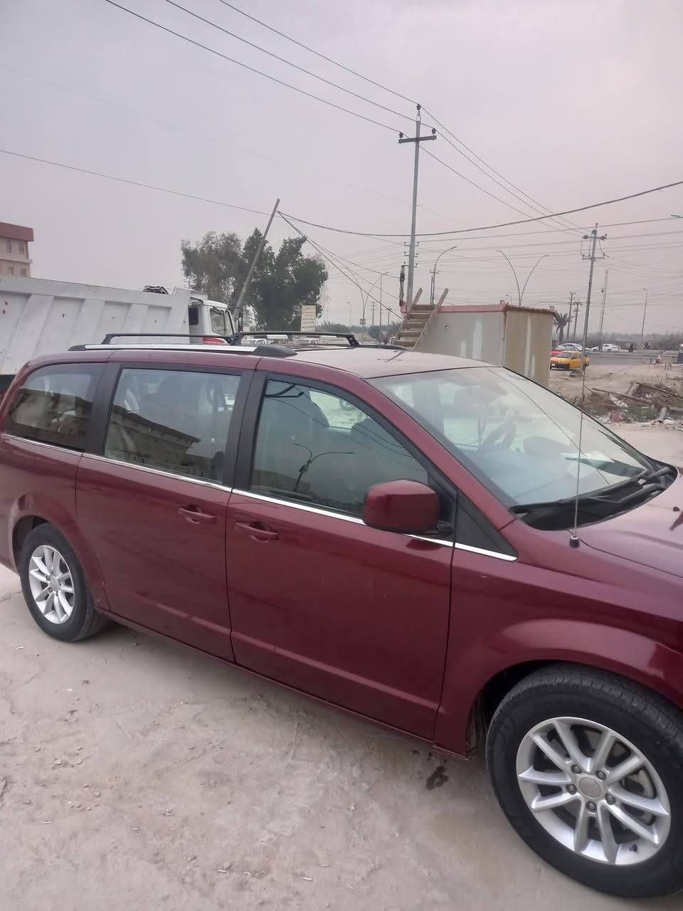 السلام عليكم للبيع دوج كرفان موديل 20 حادثهة جاملغ وبنيد ابوب وصندوك كهرباء منظومت غاز 80لتر تخم تاير محرك كير حدادية خير من الله تدفئة تبريد محرك 3600 رقم كربلاء دولي السعر 175 وبيهة مجال او امراوس حسب القناعة 
مكاني كربلاء الحسينية للإستفسار ***********
