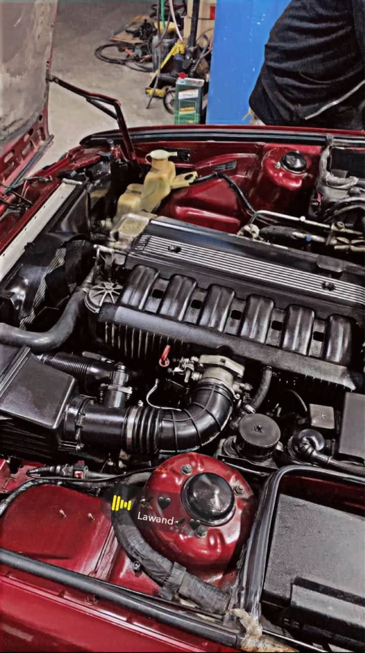 سلام عليكم 
bmw موديل  فول١٩٩٢
سلايد و كشن جلد بلادي جلد 
سياره جاهزه كامله 
كهربائيه كلها شغال 
راديتر جبير جديد 
تاخم واير بلادي لوك جديد 
٤ تايرات شبح لوك 
ما بيها اى مسرف 
تبريد تدفئه خير من الله بشرط 
سياره ما بيها اى مصرف 
صبع عام للجماليه فقط بدون ضربه بدون دواخل 
حتى سقف و تكم بدون معجون 
سياره كلش نظيفه سنويه و رقم جديده لل ٢٠٣٠ باسمي  
بطاقه بنزين موجود 
السعر رايد ؛ ٧٩ ورقه 
مكاني كركوك 
***********
*********** كركوك, العراق
