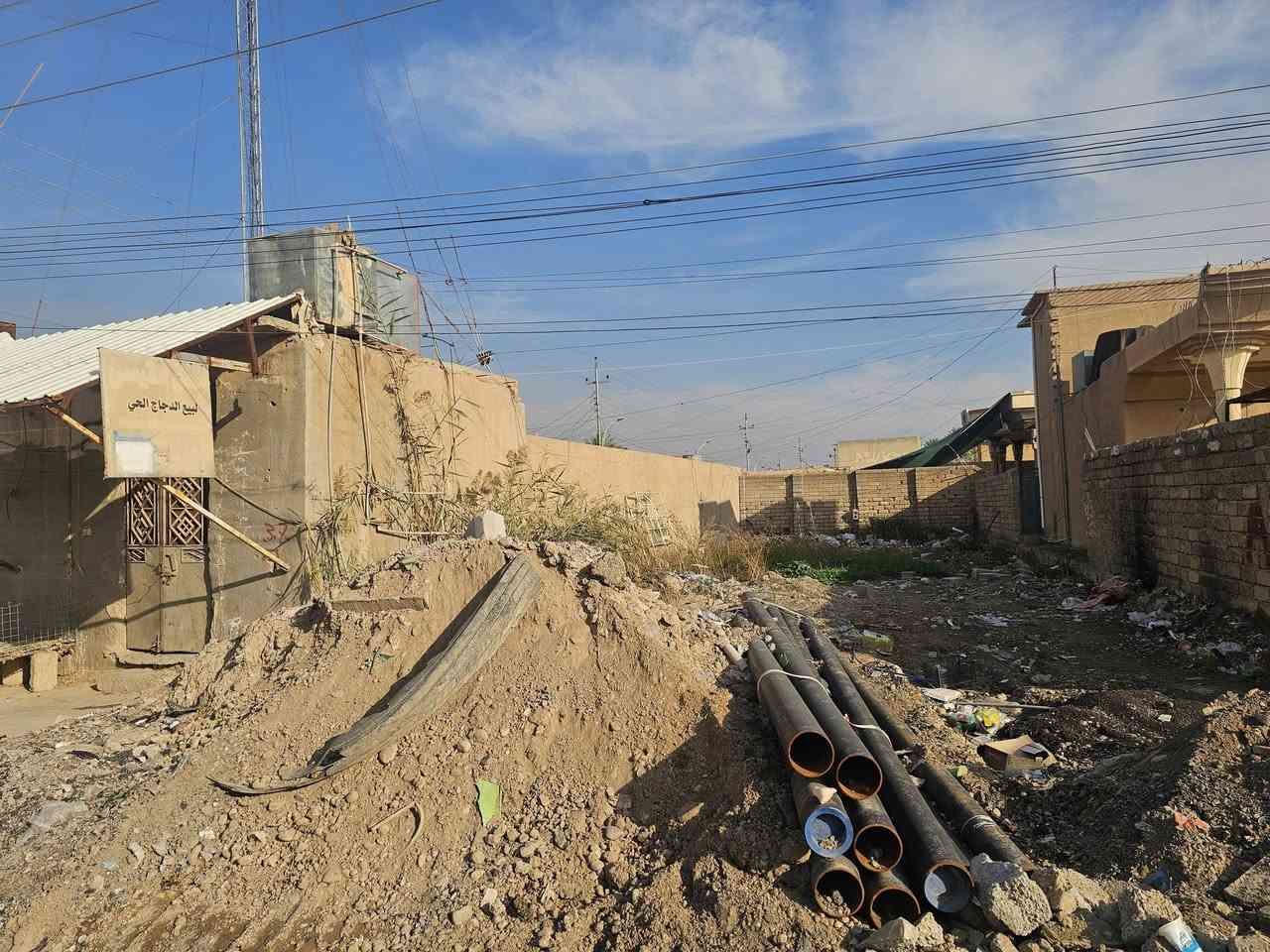 📢 إعــلان عــقــاري للـبـيــع (فرصة ذهبية)
للبيع محلات تجارية + قطعة أرض خلفها في موقع مميز ومطلوب 👇
📍 الموقع: الحي العصري – شارع المديرية – محلات محمد الحجي سابقًا
📏 المساحة الكلية: 480 متر مربع
💸 الوارد الشهري للمحلات: مليون دينار عراقي تقريباً دخل ثابت
المكان مناسب لـ: ✔️ استثمار جاهز من اليوم الأول
✔️ فتح مشروع تجاري أو مخازن
✔️ بناء شقق أو طوابق إضافية
✔️ دخل شهري ثابت ومضمون
📞 للاستفسار والاتصال:
***********
