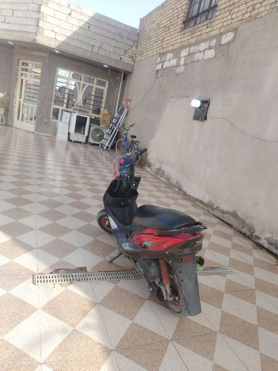 ماكس عدله بوشه55 دراجه شلعه شك الكاع سعر 550وبيها مجال حك جيه رقم الهاتف ***********بي واتساب دراجه يحتاجلها ترتيب
