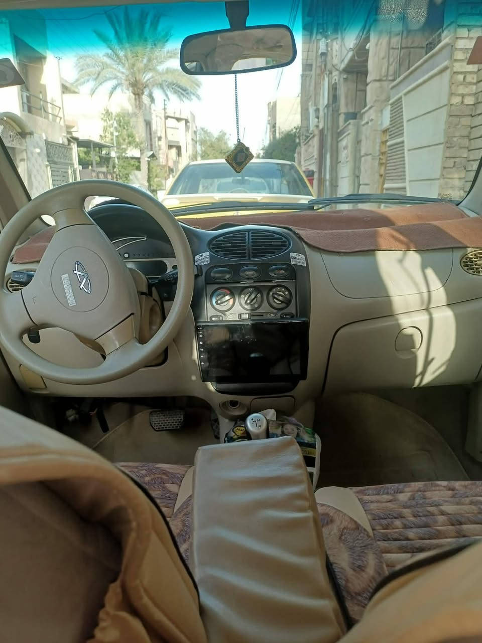 كيو كيو
موديل 2011
محرك 4سلندر 
كير اوتو 
سيارة مرتبة مال بيت 
بيها شاشة وكامرة 
كير ومحرك خير من الله 
مكانها بغداد الشعب 
السعر 28 قفل 
رقم الهاتف ***********
