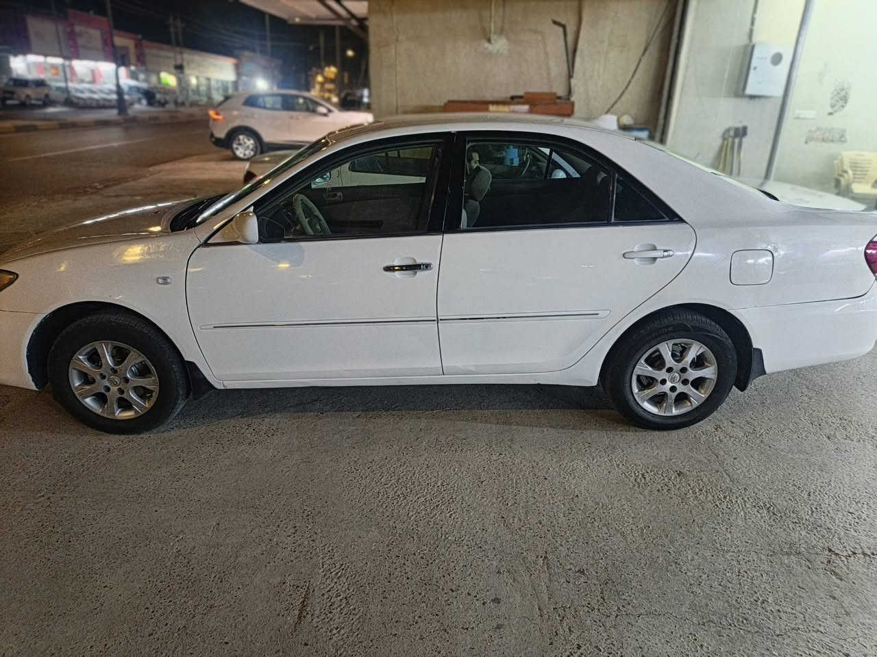 للبيع كامري موديل 2005 بيهه صبغ احزام رقم دهوك السعر 85 $ ورقه بيهه مجال مكان السياره بلد هذا الرقم ***********
