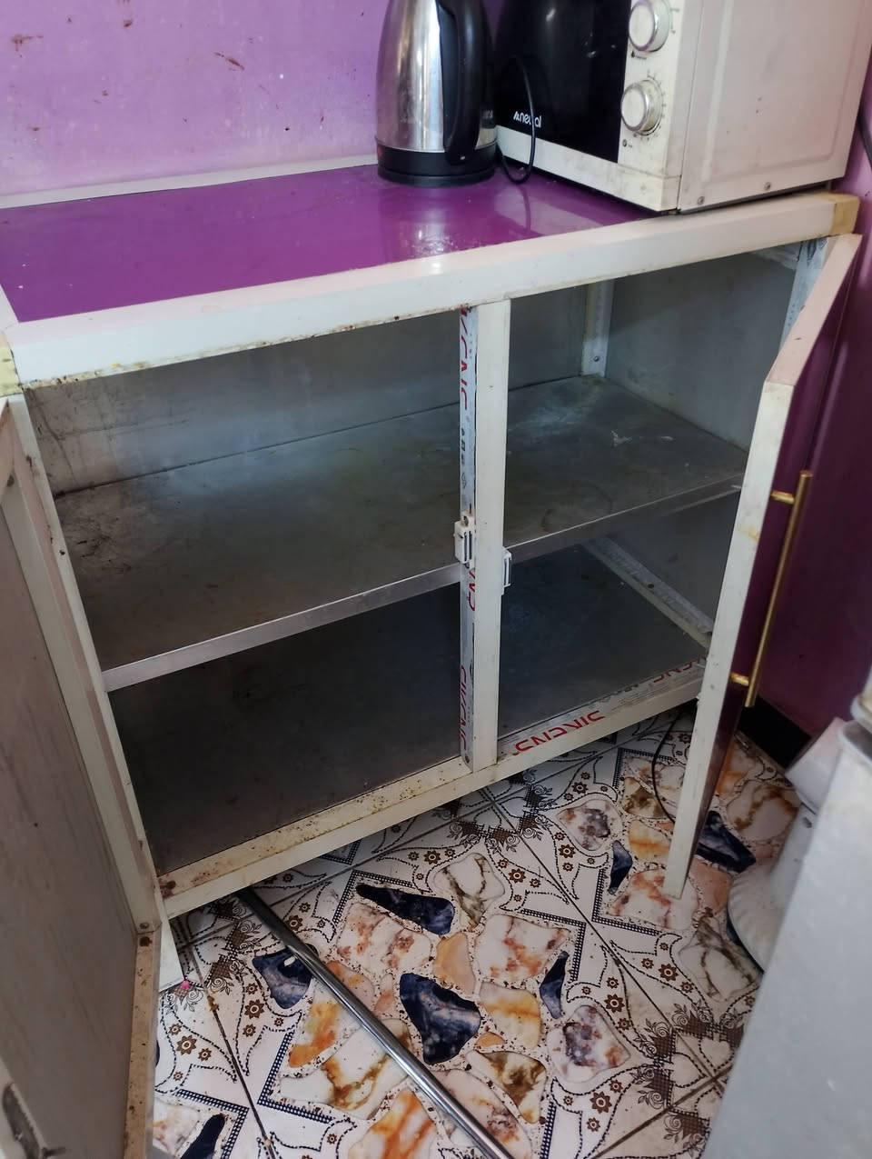 كاونترات 2 وسخان للبيع *********** ابو ملاك
