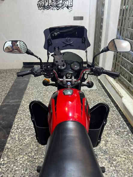 السلام عليكم بوكير موديل 2023 مكفولة كفاله عامه تايرات جديد لايت زنون هورن سيدان دبل اشارة دراجه كاعده وحلوة سعرها 2400 وبيها مجال  مكاني بغداد الشعب 
متواجد خاص وواتساب ***********
