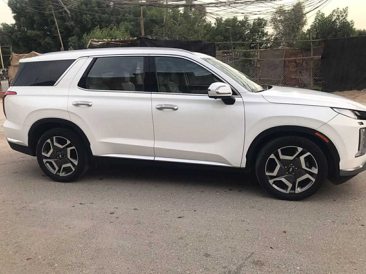 سلام عليكم بلسايد ٢٤ فول للخير ماشيه ٧٠٠٠ زيرو رقم بغداد بسمي بدون حادث بس ربع دعاميه امامي كسر ومبدلين ربع الدعاميه والسونار ورقم الشاصي بل صور السياره جديده كلش السعر ٣٥٠ وبيه مجال باوع الحادث والصور واحكم عليه ***********دواخل ابيض @إشارة@
