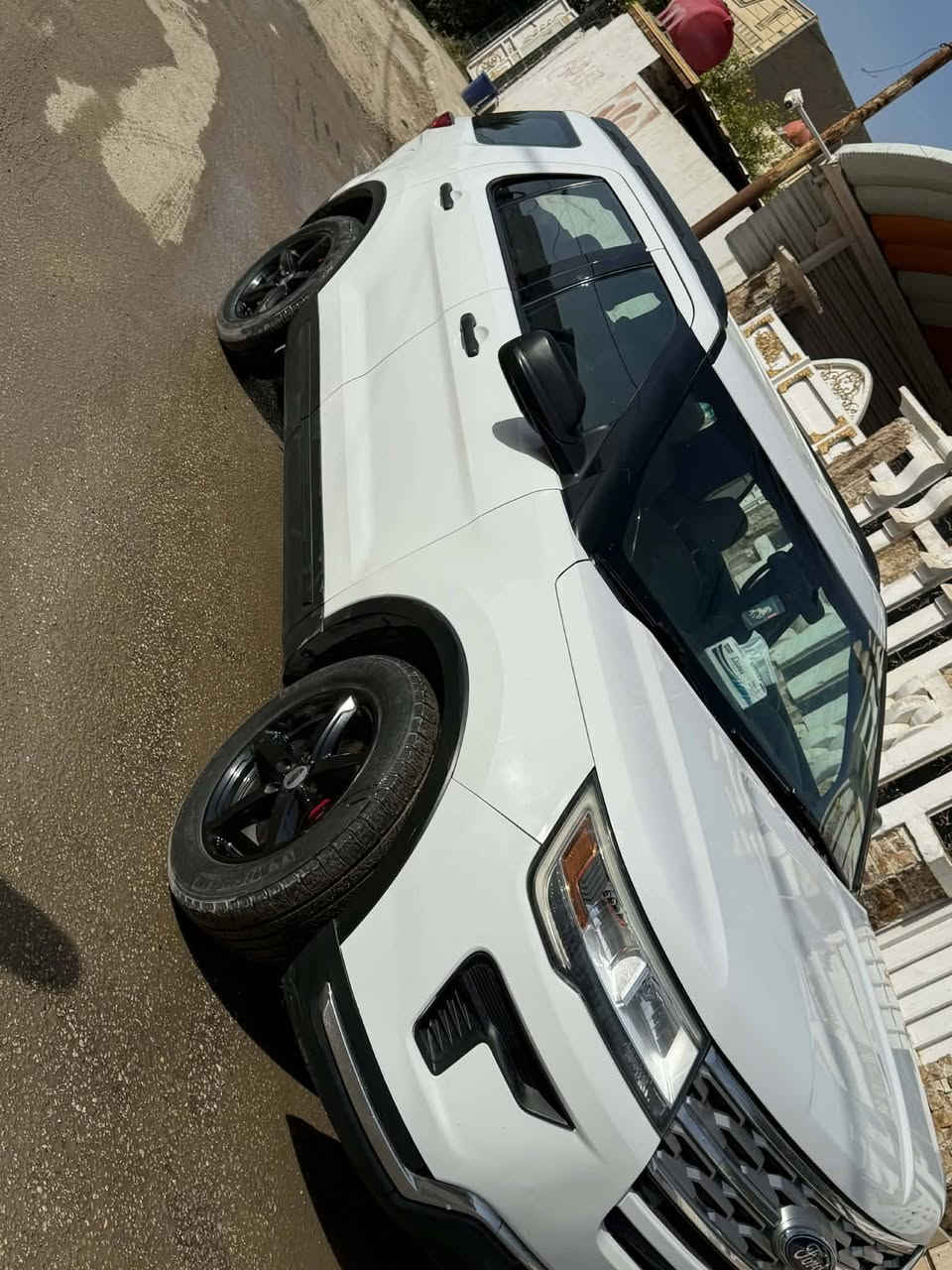 فورد اكس بلور ١٨ سبعه راكب رقم بغداد باسمي مواصفات عاديه ٦سلندربيضاء الون السعر ١٨٠وبيه مجال الاتصال***********
